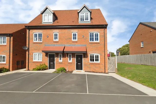 Greenfield Way, Stockton-On-Tees, photo 1
