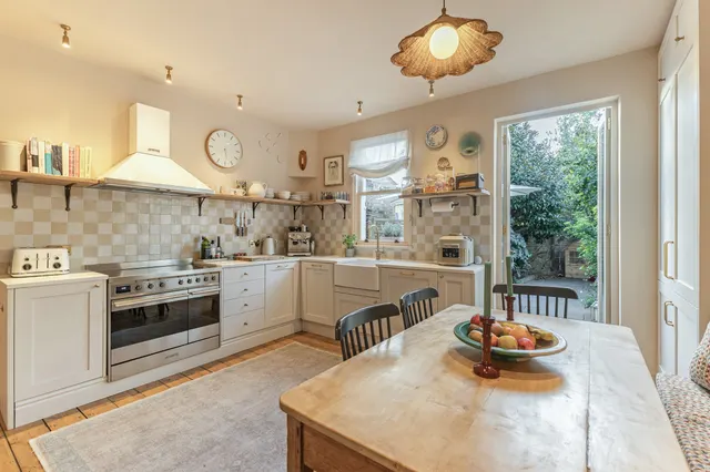 Wilna Road, London, SW18, photo 1