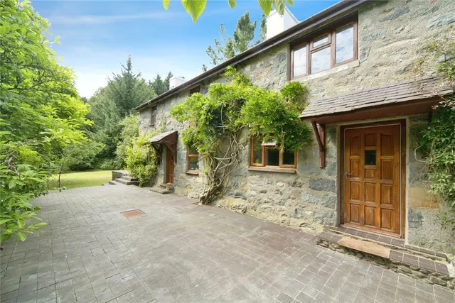 Llanbedrog, LL53, photo 1