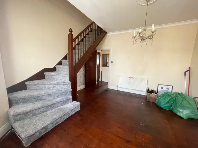 Brownhill Road, London, SE6, photo 2