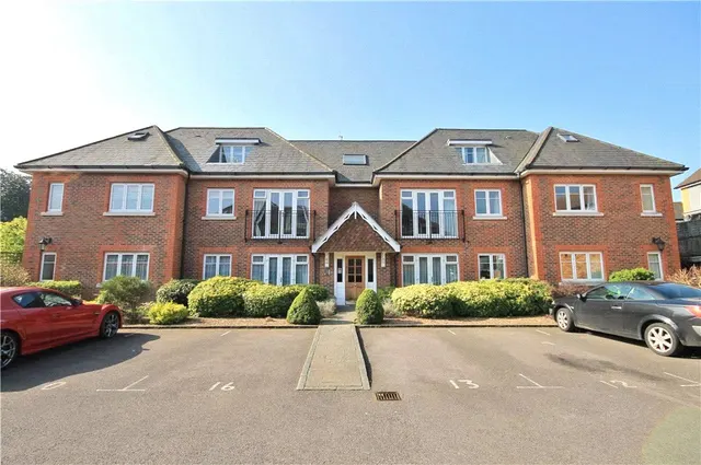 Corrie Road, Addlestone, KT15, photo 1