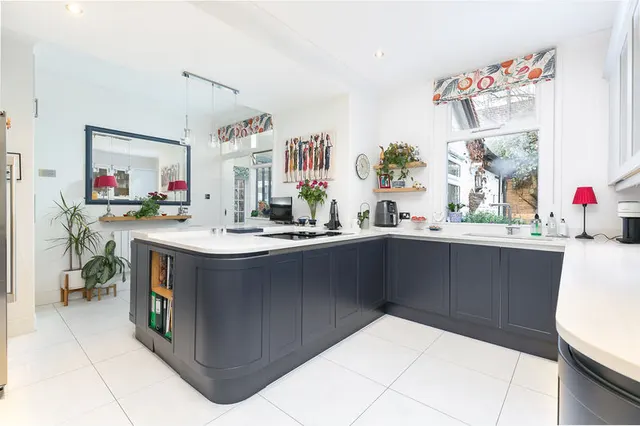 Photo 2 — Riddlesdown Road, Purley CR8 1DJ