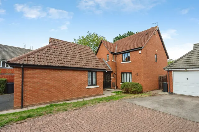 Hever Avenue, Worcester, WR4, photo 1
