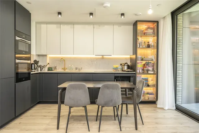 Photo 3 — Vermont House, 250 City Road, London, EC1V 8DN