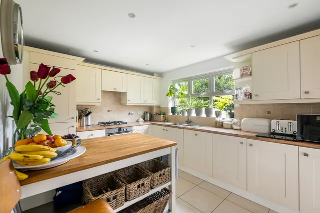 Raven's View, Witham St. Hughs, LN6, photo 2