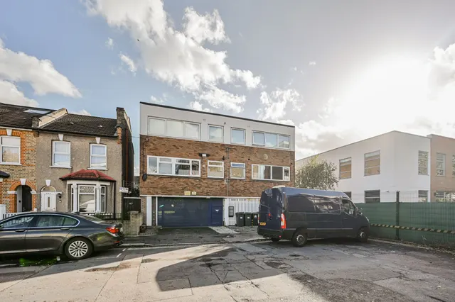 London, E10, photo 1