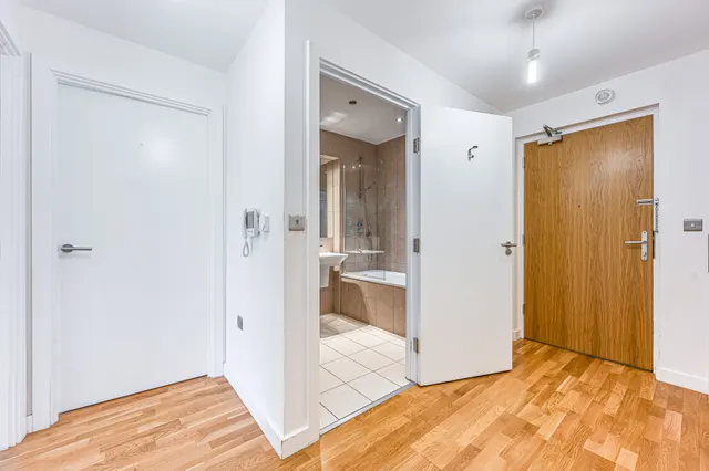 Photo 3 — Flat 51, Centenary Heights, Larkwood Avenue, London