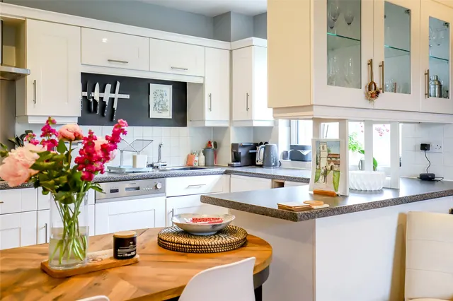 Russet Drive, St. Albans, Hertfordshire, AL4 0AZ, photo 1