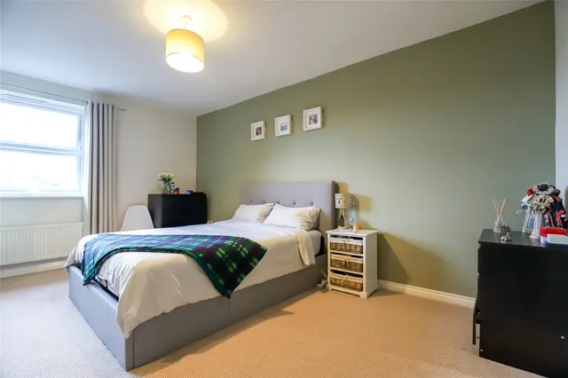 Photo 3 — Russet Drive, St. Albans, Hertfordshire, AL4 0AZ