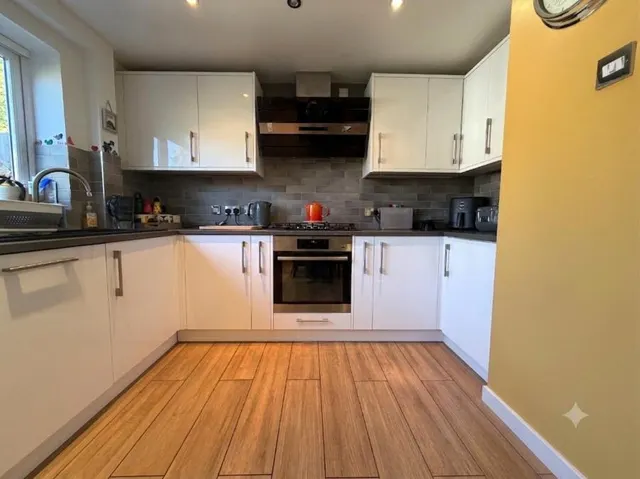 Freemantle Road, Bagshot, GU19, photo 3