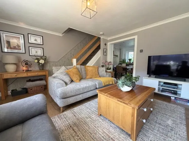 Freemantle Road, Bagshot, GU19, photo 2