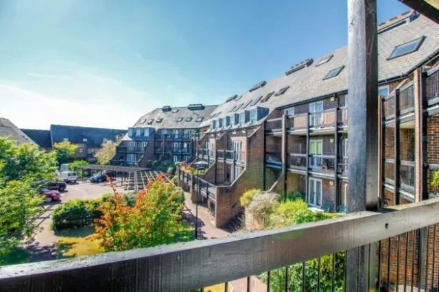 Shirelake Close, Oxford, OX1, photo 1