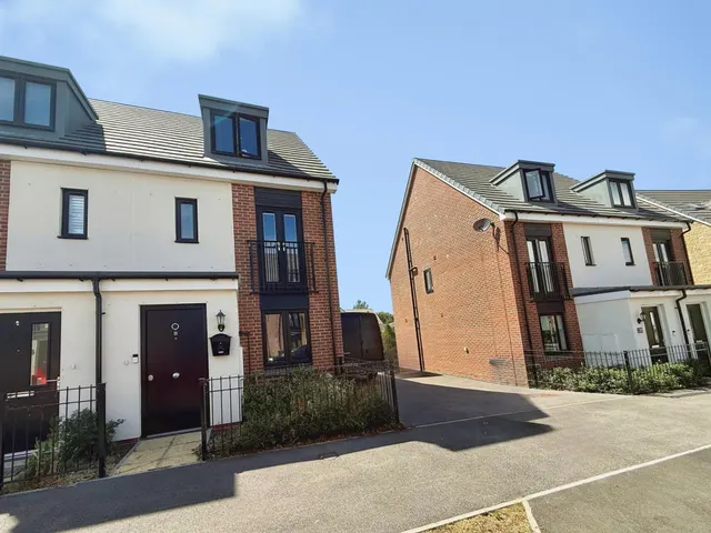 Grayling Avenue, Swindon, SN3, photo 1