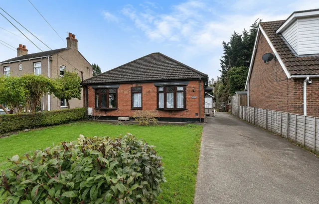 The Bungalow Howe Lane, Goxhill, DN19, photo 1