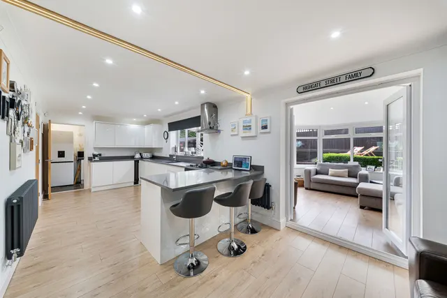 Photo 3 — Highgate Close, Norton, Runcorn, Runcorn, WA7 6QP