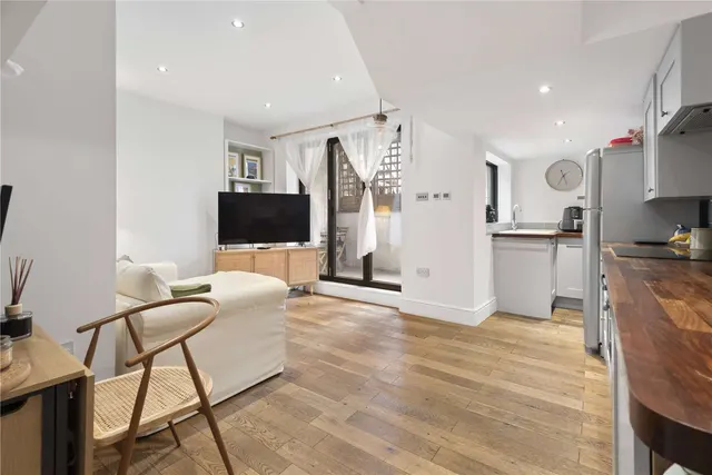 Oberstein Road, London, SW11 2AE, photo 1