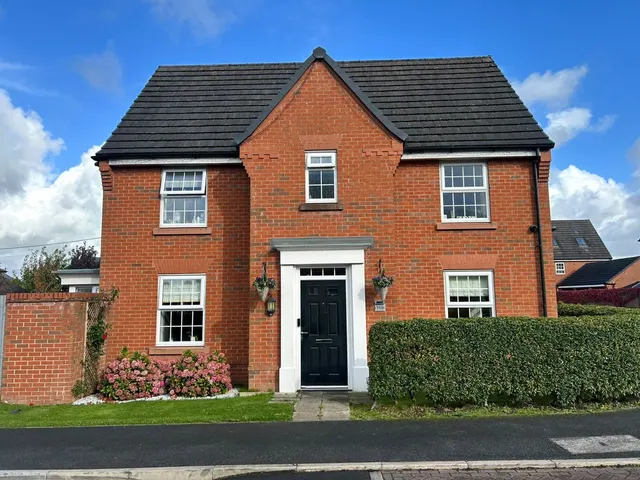 Mosses Farm Road, Longridge, PR3, photo 1