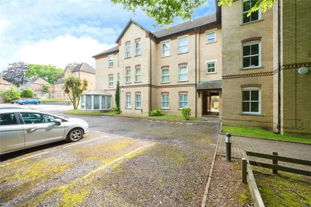 Midanbury Lane, Southampton, SO18, photo 1