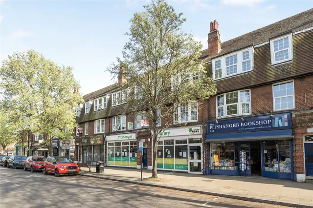 Pitshanger Lane, Ealing, W5, photo 2