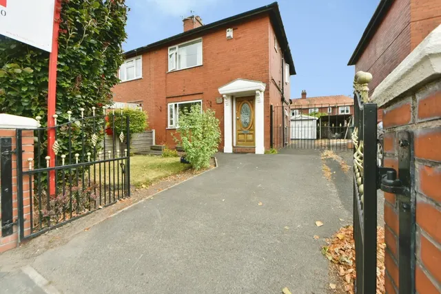 Princess Road, Manchester, Greater Manchester, M14, photo 1