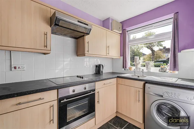 Sovereign Grove, Wembley, HA0, photo 3