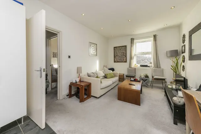 Stanthorpe Road, SW16, photo 1