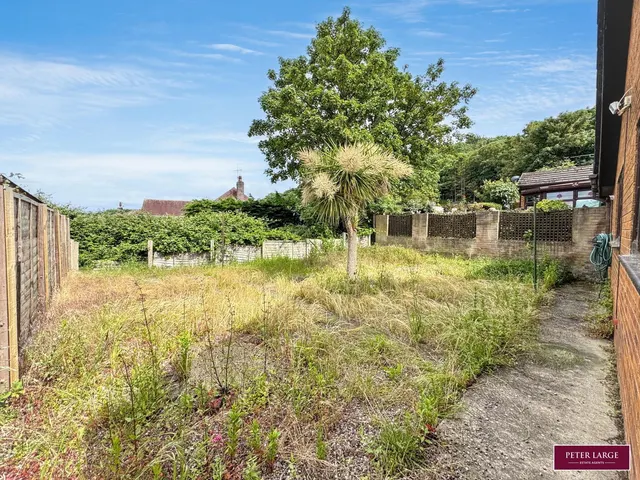 Photo 3 — Bryn Parc, Gronant, Prestatyn, Flintshire, LL19 9UN