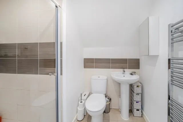 Thompson Way, Farnborough, GU14, photo 2