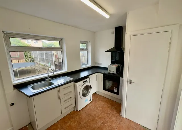 Photo 3 — Seaton Crescent, Aspley