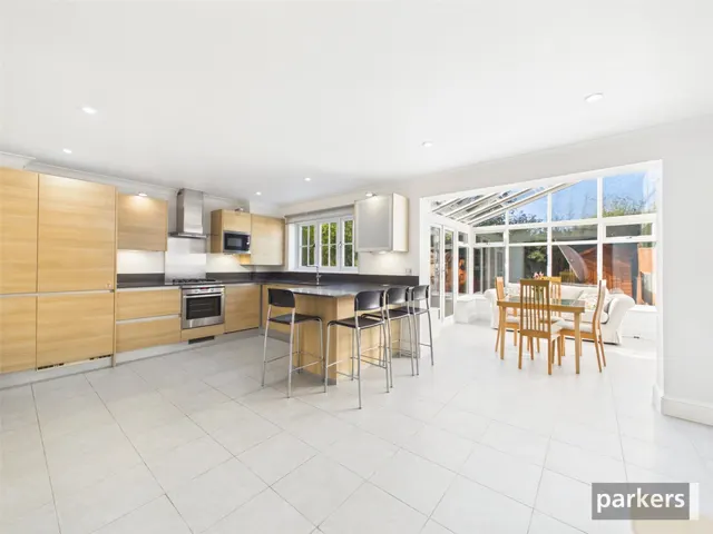 Caribou Close, Woodley, RG5, photo 2