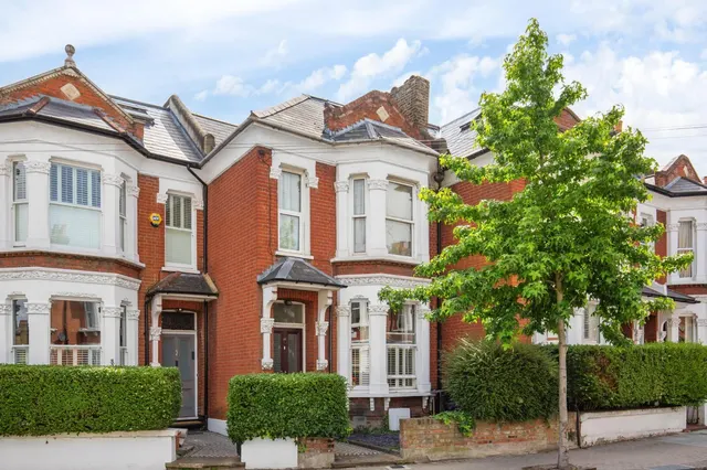 Sugden Road, London, SW11, photo 1