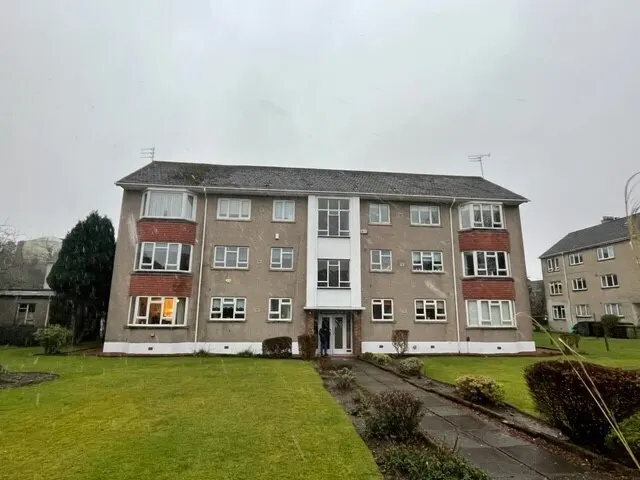 Castle Court, King's Gardens, Newton Mearns, G77 5JD, photo 1
