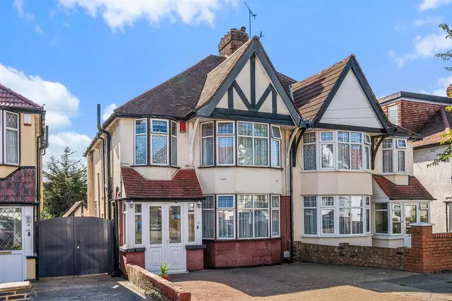 Ballogie Avenue, Neasden, NW10, photo 1