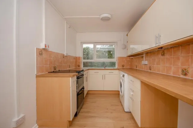 Cleeve Lodge Close, Downend, BS16, photo 3