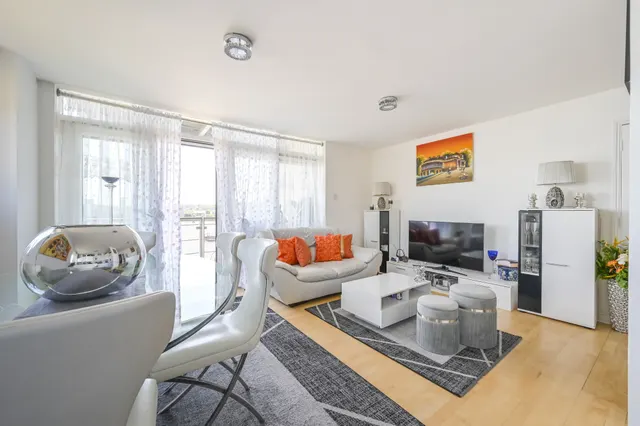 33 Sheerness Mews, London, photo 1