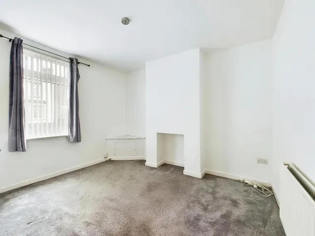 Ormskirk Road, Wigan, WN5, photo 2