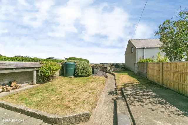 Llanfaelog, Ty Croes, LL63, photo 2