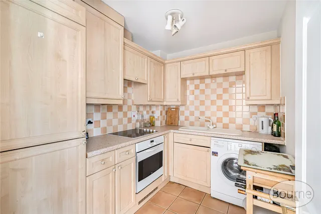 St. Johns Road, St Johns, GU21, photo 2