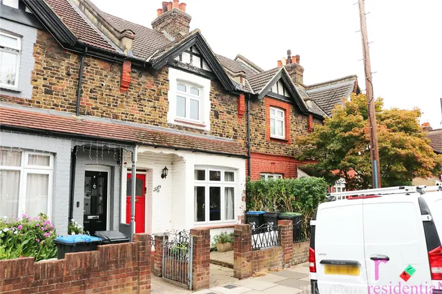 Percival Road, Enfield, Middlesex, EN1 1QX, photo 1