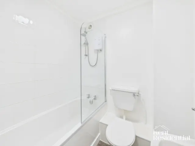Dalton Street, Deana Court, ME7, photo 3