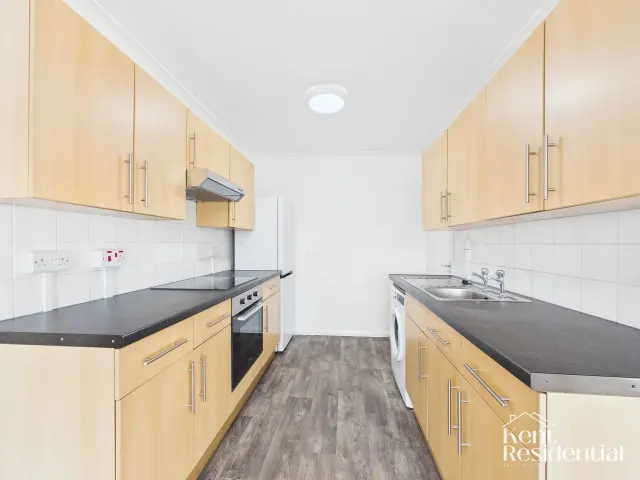 Dalton Street, Deana Court, ME7, photo 2