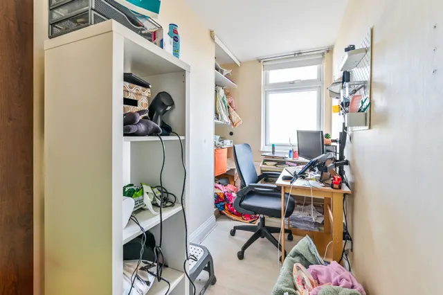 Photo 3 — 11 Burr Close, London