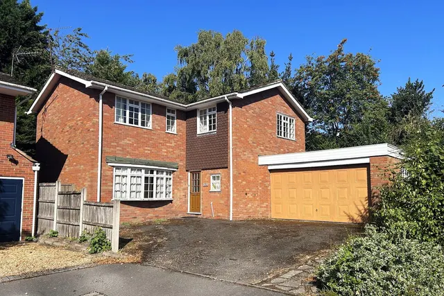 Linden Drive, Oldswinford, Stourbridge, photo 1