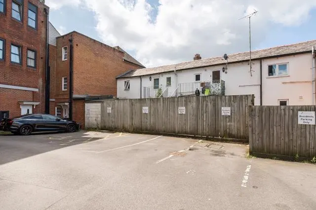 Pelican Lane, Newbury, RG14, photo 3