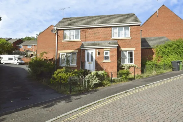 Clover Avenue, EX4, photo 1