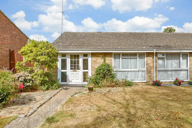 Northlands Avenue, Haywards Heath, RH16, photo 1