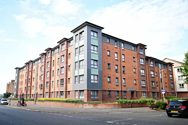 Springfield Gardens, Glasgow, G31, photo 1