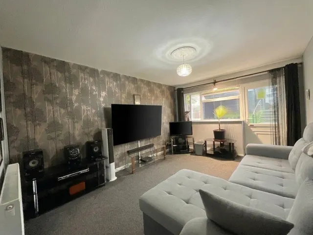 Frank Rogers Walk, Rugeley, WS15, photo 2