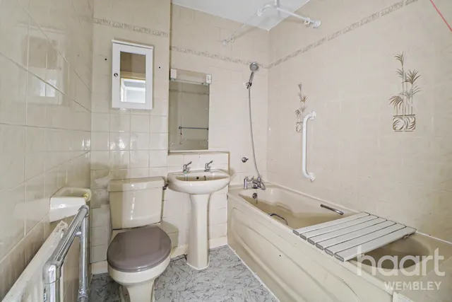 Over 55's retirement home, HA9, photo 3