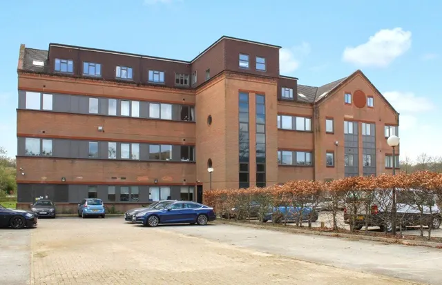 Bartley Way, Hook, Hampshire, RG27 9FF, photo 1